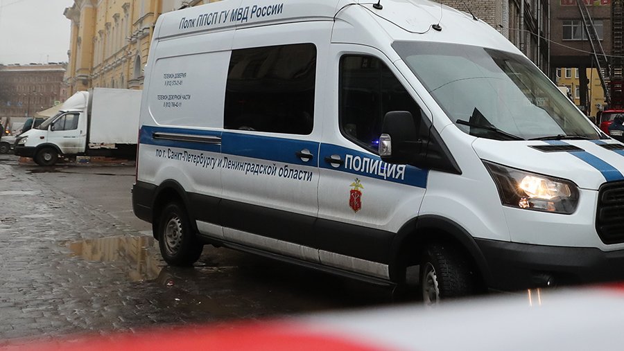 Житель Санкт-Петербурга обварил женщину в кипятке и бросил тело в парадном