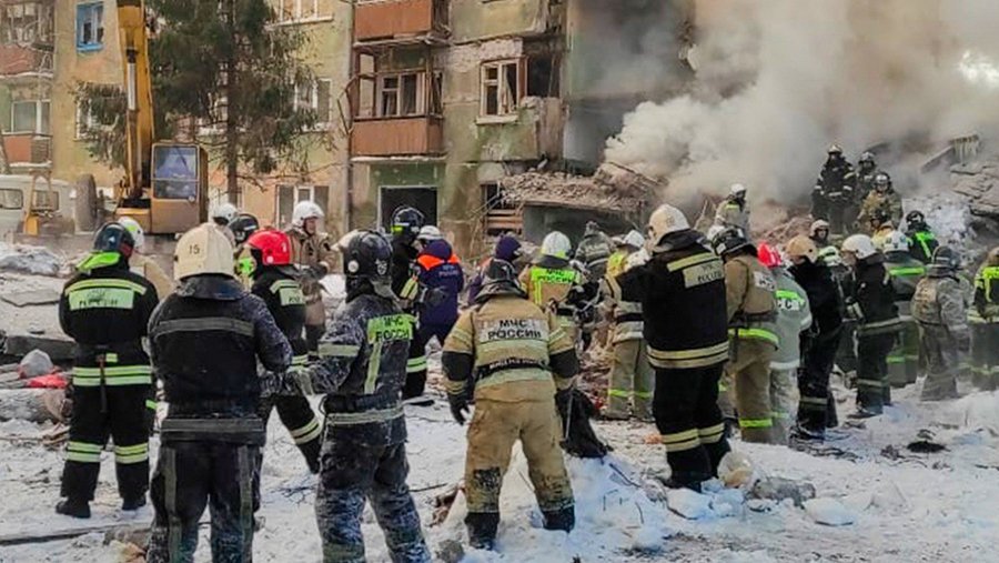 Глава МЧС прибыл в Новосибирск после взрыва газа в жилом доме