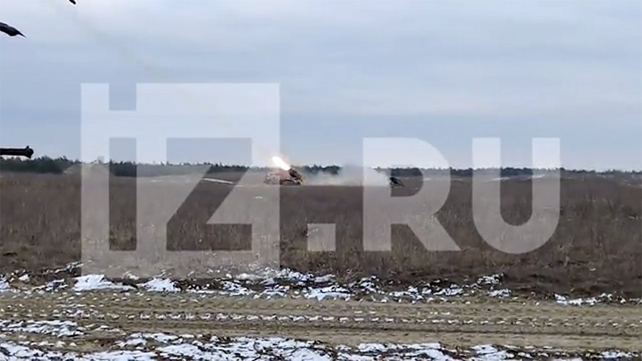 Корреспондент «Известий» показал удар по укрепрайону ВСУ на правом берегу Днепра