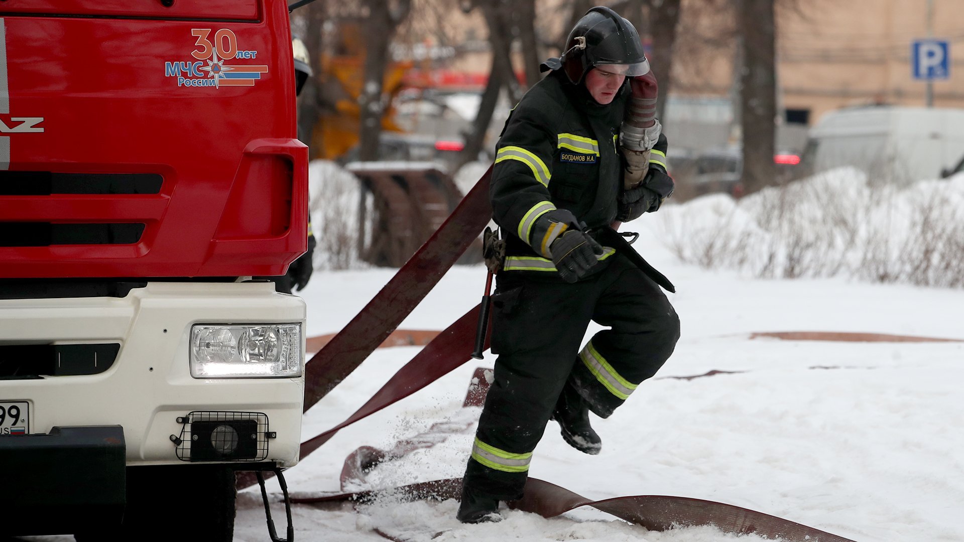 Человек погиб в результате пожара в многоэтажке в Москве | Новости |  Известия | 01.03.2023