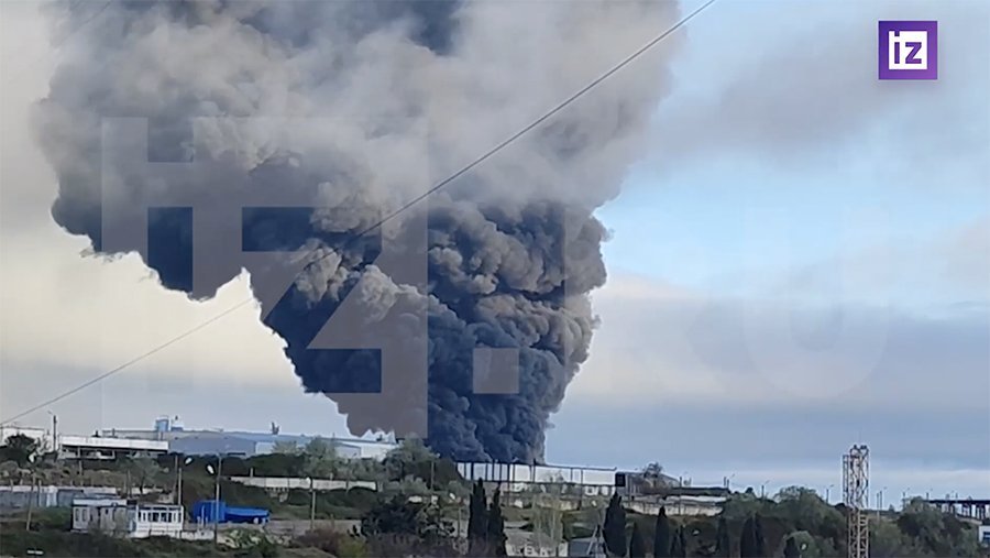 Севастополь новости сейчас взрывы что происходит. Севастополь взрыв нефтехранилища. Огонь взрыв. Пожар в Москве сейчас.