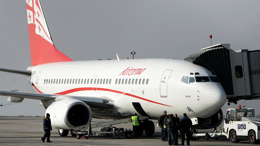 Georgian Airways пообещала не пускать президента Грузии на свои рейсы