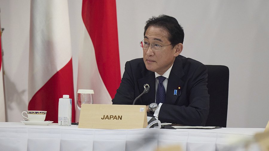 Премьер Японии призвал G7 «прислушиваться к партнерам»