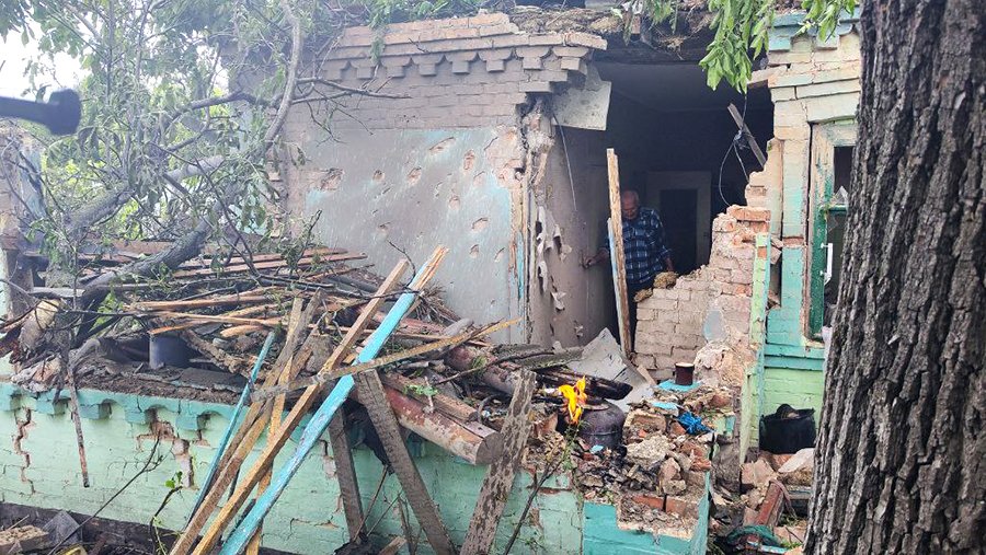 Жилой дом в городе Пологи Запорожской области разрушен после обстрела ВСУ