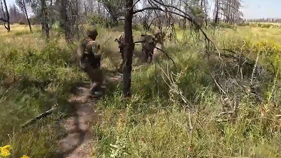 Бойцы ВДВ отработали штурм опорного пункта на тренировочном полигоне