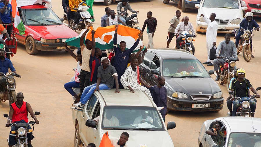 Мятежники в Нигере денонсировали военные соглашения с Францией