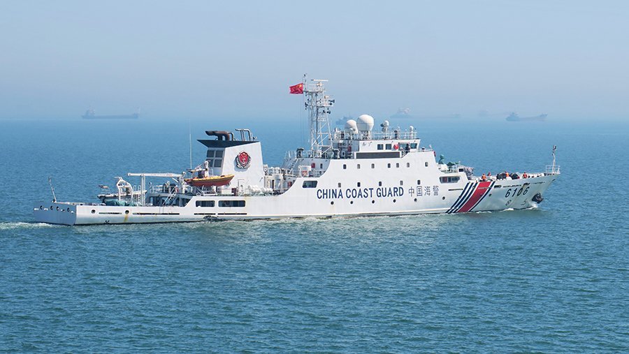 Корабль КНР применил водометы против береговой охраны Филиппин