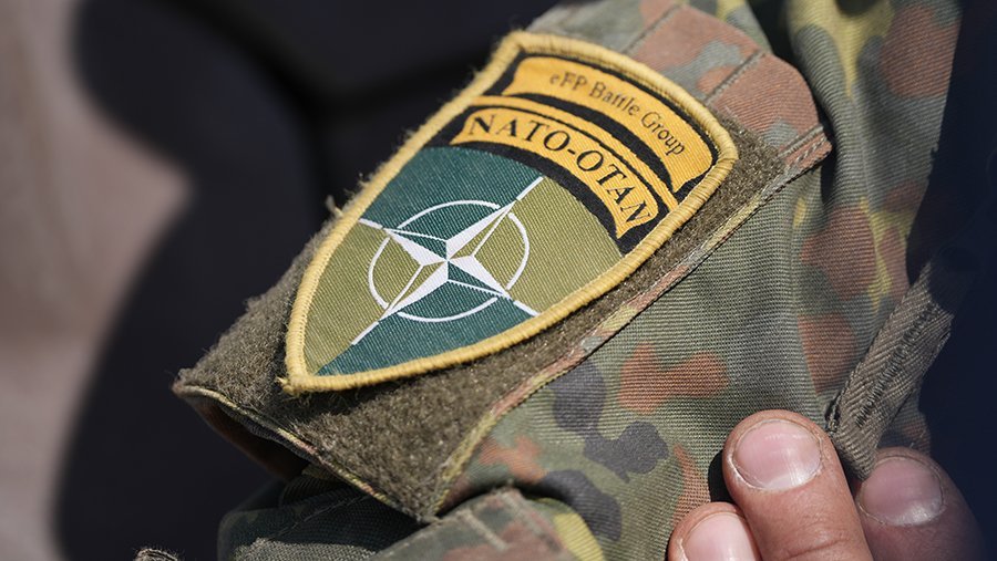 Инструкторы НАТО ездили готовить боевиков на базу «Азова» в 2021 году