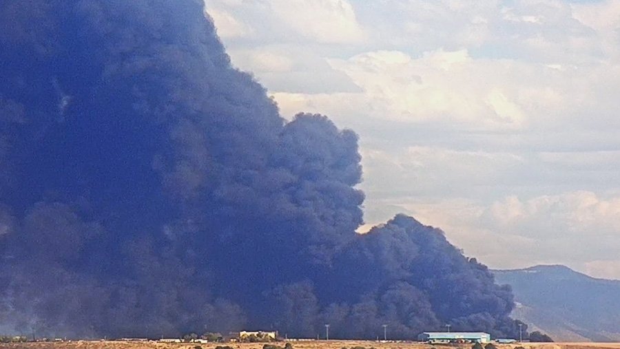 В Нью-Мексико вспыхнул крупный пожар на складе с пластиком