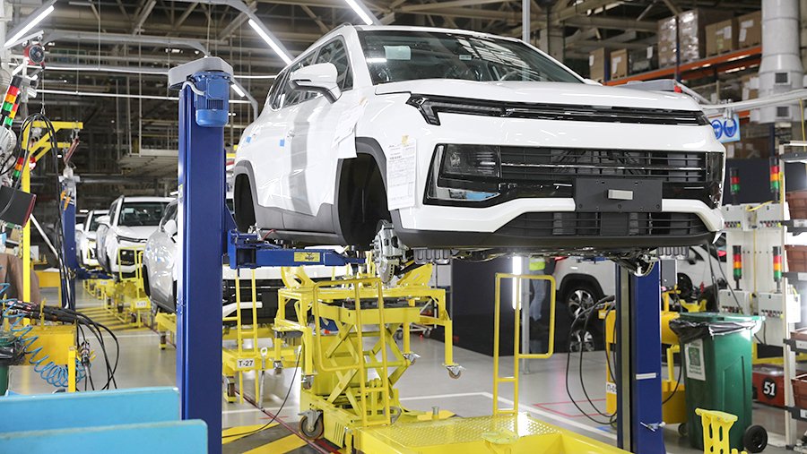 Минпромторг заверил в способности заводов обеспечить чиновников автомобилями
