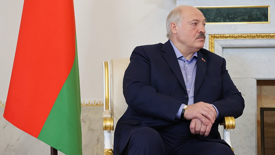 Лукашенко указал на намерение Запада санкциями убрать конкурентов из спорта