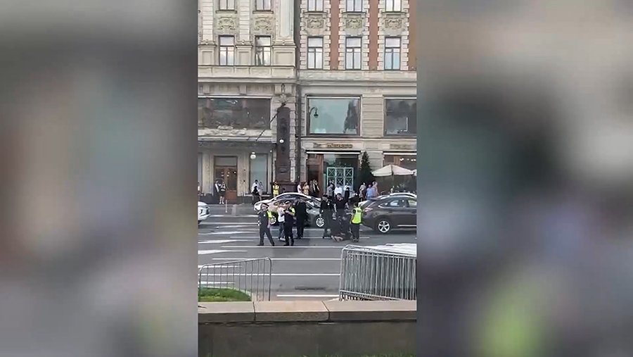 Опубликованы кадры задержания устроившего стрельбу в центре Москвы