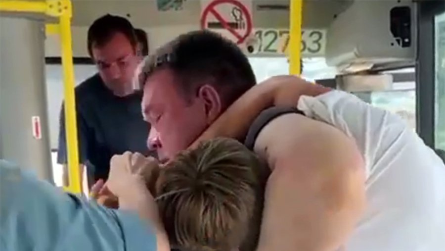 Житель Воронежа сломал нос школьнику за громкий разговор в маршрутке