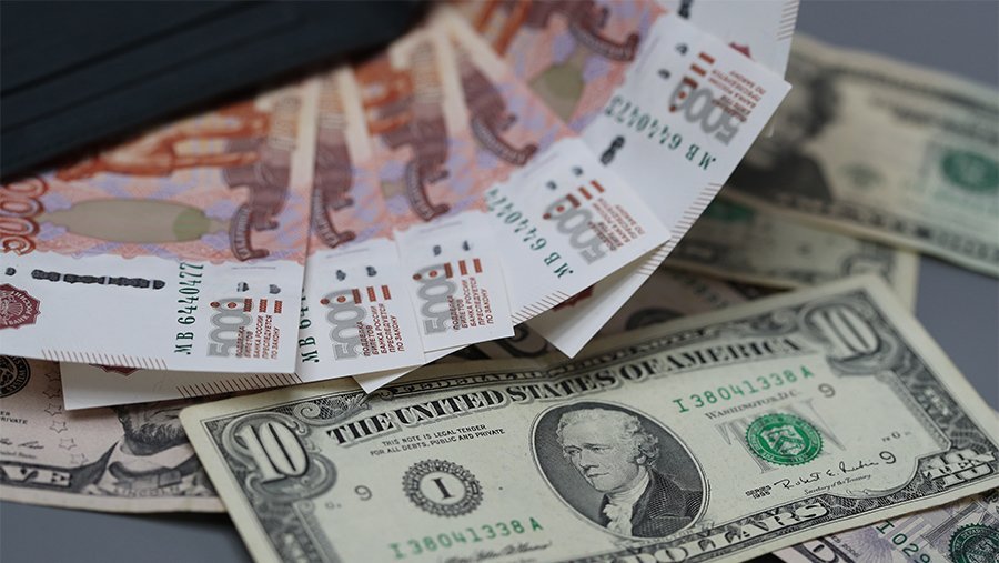 ЦБ РФ снял ограничение для банков на продажу наличной валюты населению
