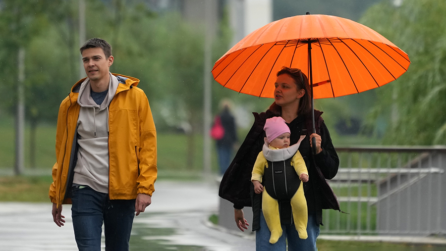 Выплата семейного пособия: финансовая поддержка для растущих будущих поколений