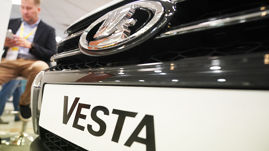 Дилеры оценили предстоящее подорожание Lada Vesta0