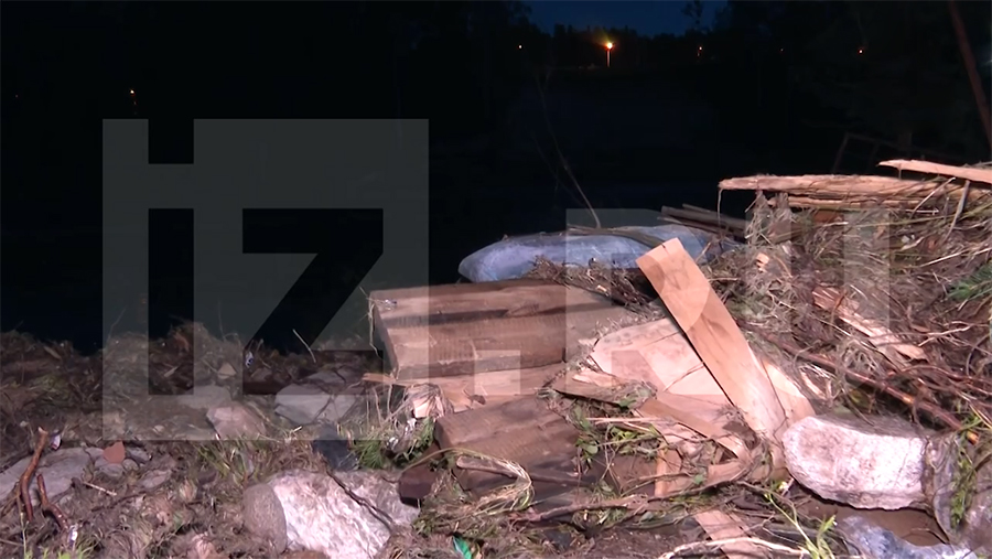 Появились кадры последствий прорыва дамбы в Карелии