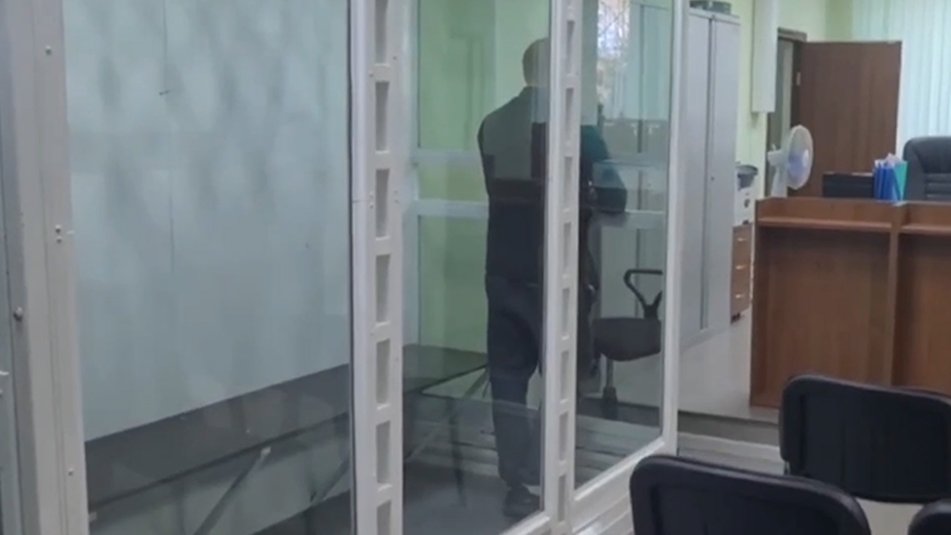 Подозреваемого в стрельбе из окна в Красноярске арестовали на два месяца