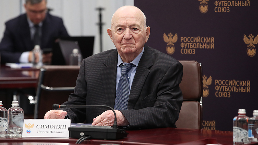 Футболисту &laquo;Спартака&raquo; Никите Симоняну исполнилось 98 лет