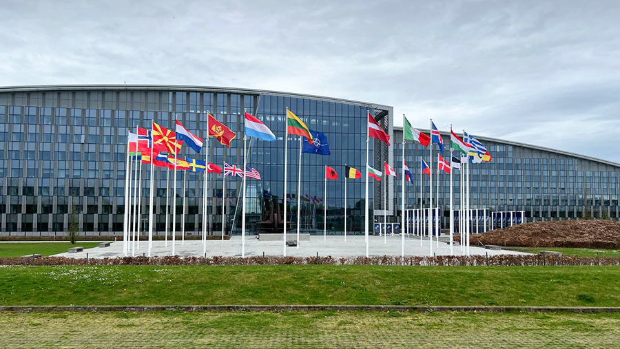 Захарова заявила о невозможности переговоров с РФ о вступлении Украины в НАТО