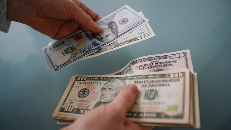 «Испорченная» картина Бэнкси продана на аукционе в Саудовской Аравии за $1,2 млн