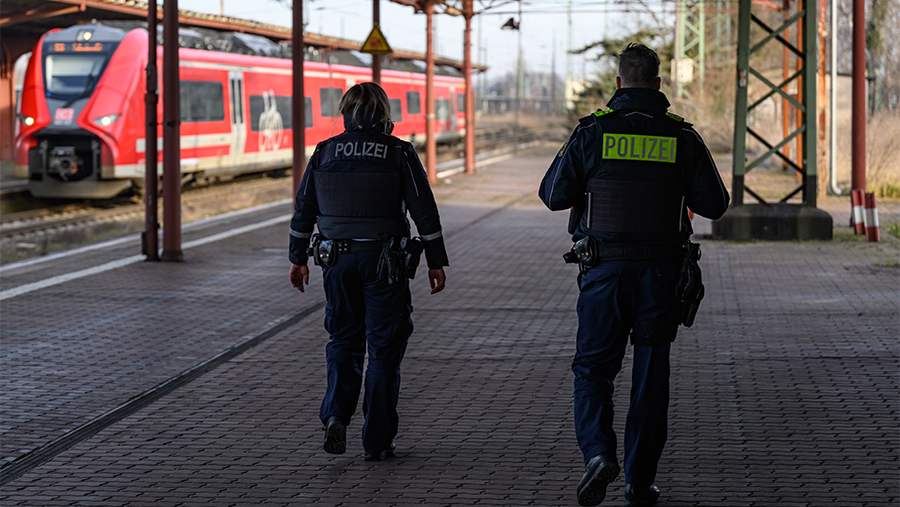 Меркель предупредила о разрушении Европы из-за борьбы с нелегальной миграцией