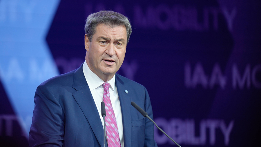 Премьер Баварии Зедер выступил против запрета партии АдГ