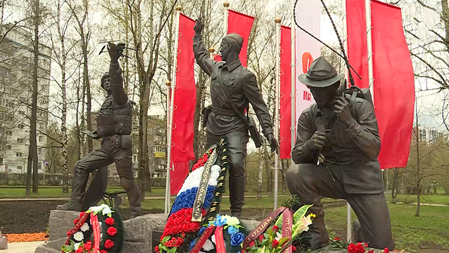 В Череповце открыли памятник курсантам Лепельского и Череповецкого училищ