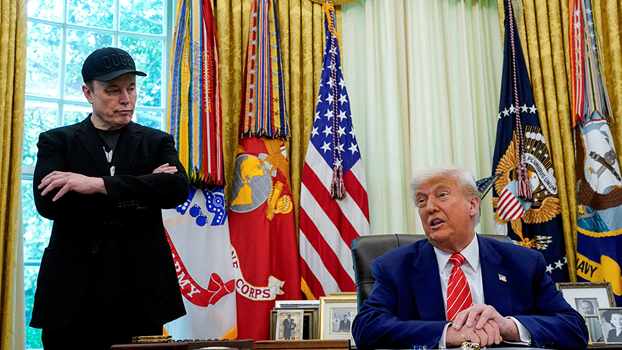 WSJ сообщила о попытках Безоса извлечь выгоду от конфликта Трампа и Маска