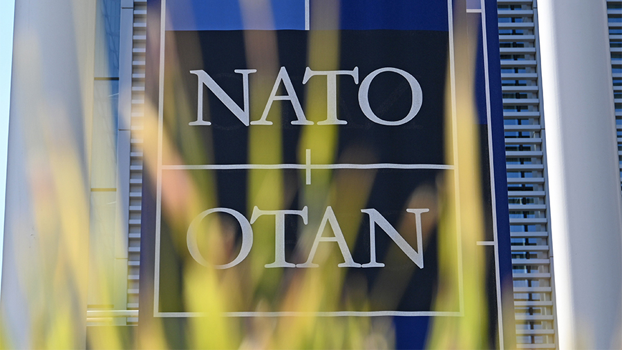 Лавров опроверг возникновение угрозы для РФ из-за роста военных расходов НАТО