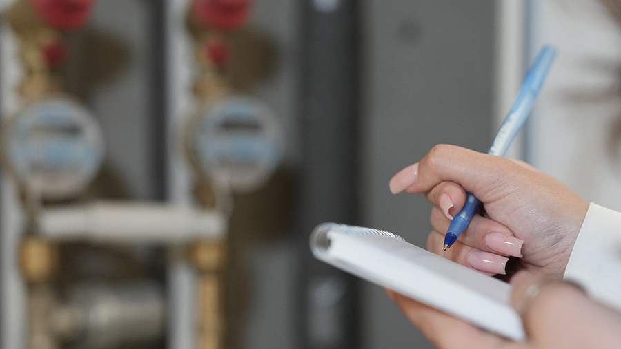 Путин утвердил перенос крайней даты оплаты услуг ЖКХ на 15-е число