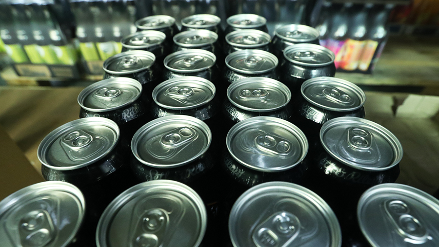 Нарколог рассказал о пагубных последствиях употребления энергетических напитков