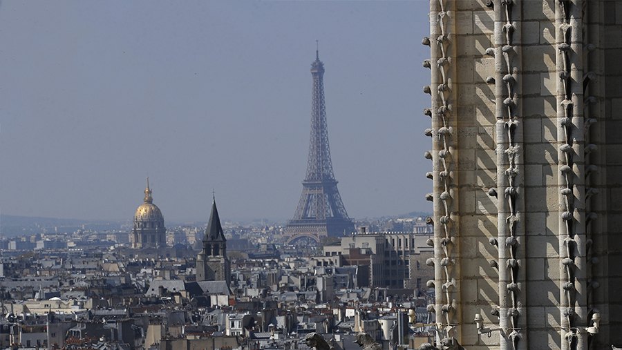 Кризис во Франции сметает очередное правительство. Что нужно знать