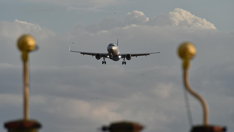 В аэропорту Волгограда введены временные ограничения на полеты