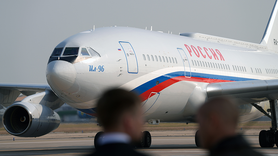 Путин прилетел в Самару после участия в ВЭФ