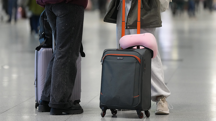 Временные ограничения введены в аэропорту Саратова