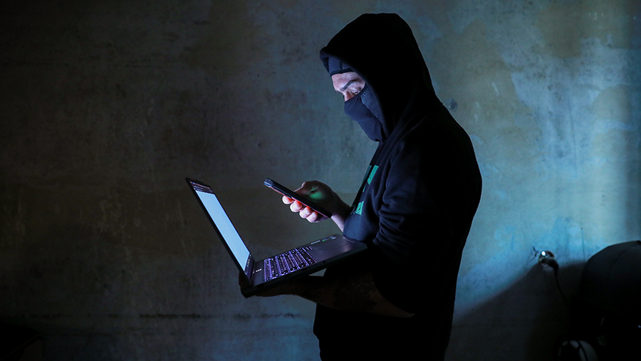 Юрист назвала главные действия при подозрении на мошенничество с банковскими данными