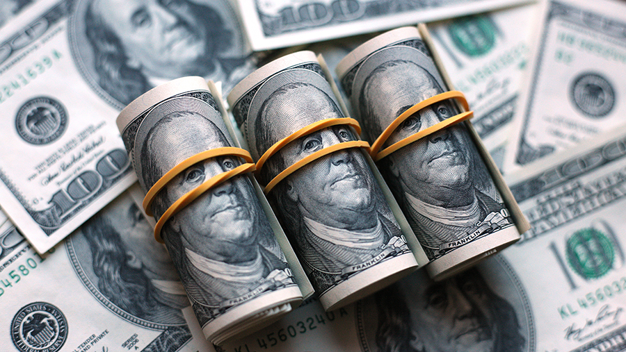 Международные резервы России выросли за апрель до $758,7 млрд