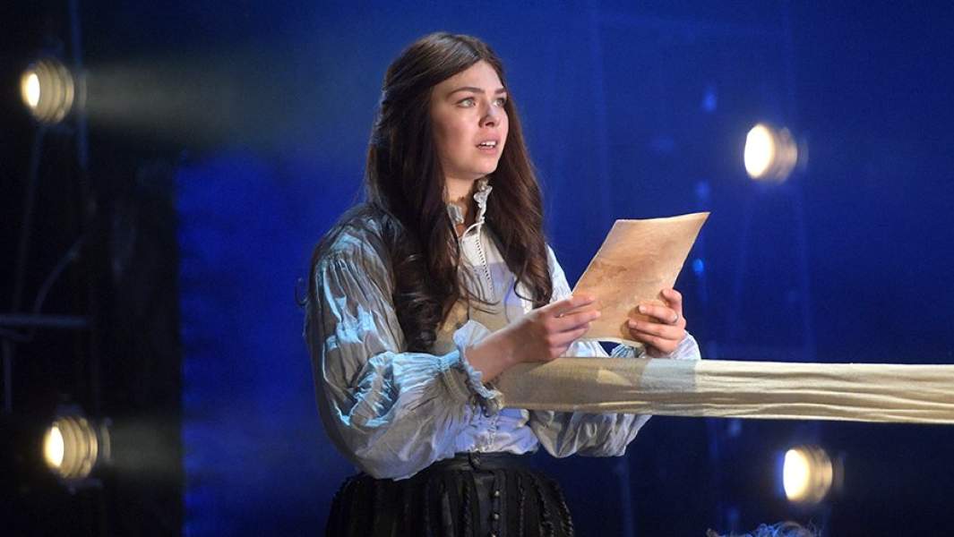 Таисия Вилкова в роли Виолы в сцене из спектакля «Влюбленный Шекспир»