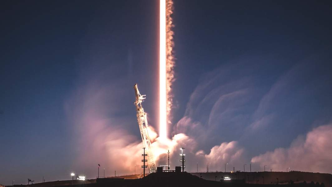 SpaceX успешно запустила спутник PAZ на базе ВВС Ванденберг в Калифорнии