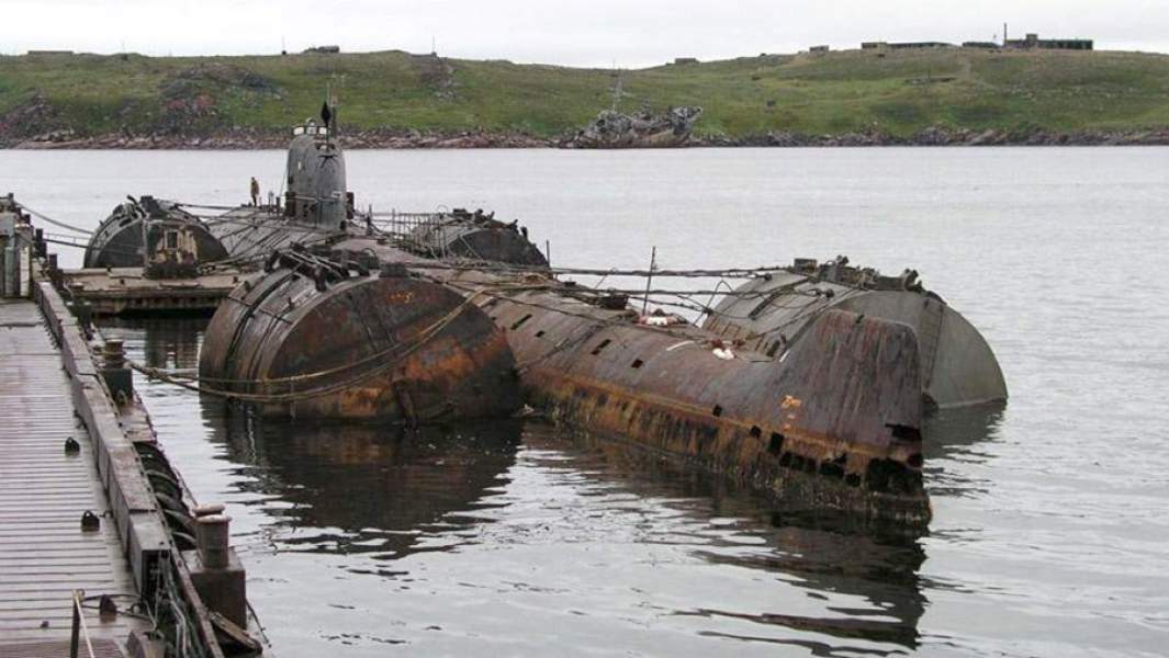 Атомная подводная лодка К-159, подготовленная к буксировке на место утилизации
