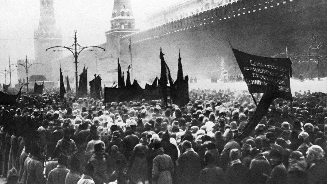 Похороны В.И.Ленина 27 января 1924 года. Траурная процессия на Красной площади в Москве