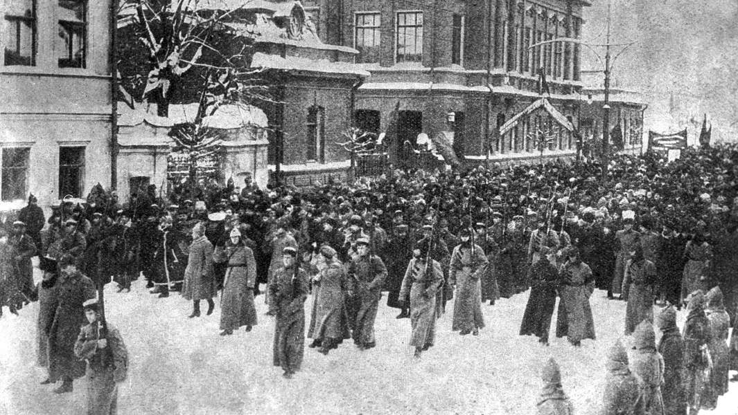 Похороны Владимира Ильича Ленина. Траурная процессия на Кузнецкой улице 23 января 1924 года