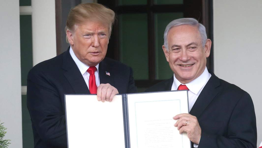 Президент США Дональд Трамп и премьер-министр Израиля Биньямин Нетаньяху выступают с заявлением о признании суверенитета Израиля над Голанскими высотами, Белый дом, Вашингтон, 25 марта 2019 года