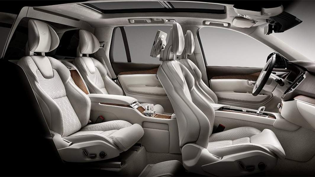 Интерьер салона Volvo XC90 T8 версии Exellence