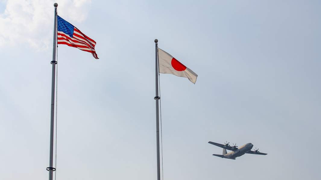 База Военно-воздушных силы США  Йокота, Токио, Япония