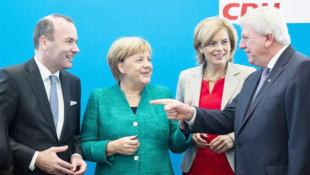 Манфред Вебер, канцлер Ангела Меркель, министр сельского хозяйства Юлия Клёкнер и  премьер-министр Гессе Фолькер Буффье