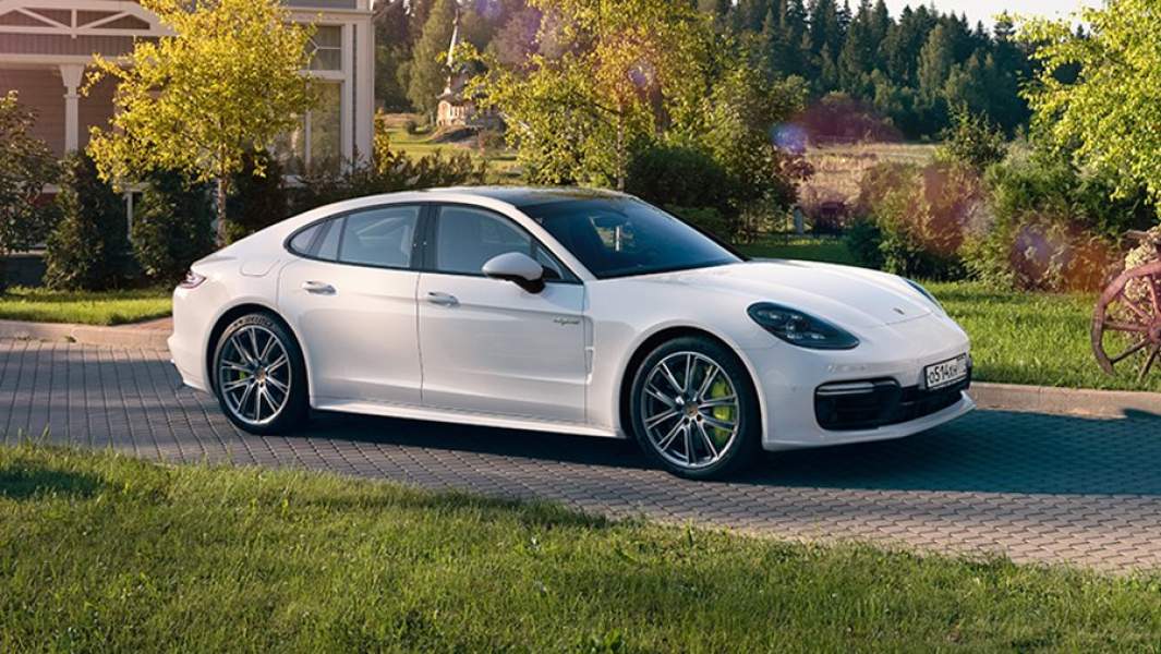 Porsche Panamera Turbo s 971 e Hybrid