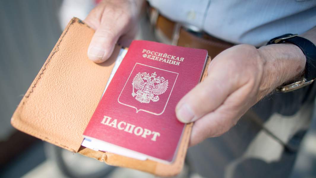 паспорт рф руки гражданин