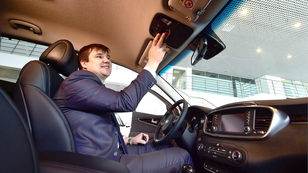 Демонстрация работы тревожной кнопки системы "ЭРА-ГЛОНАСС" в автомобиле KIA